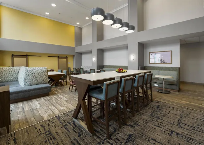 Hampton Inn & Suites Omaha Southwest-La Vista