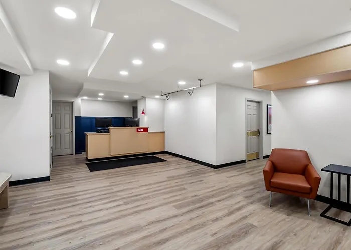 Sonesta Simply Suites Detroit Novi