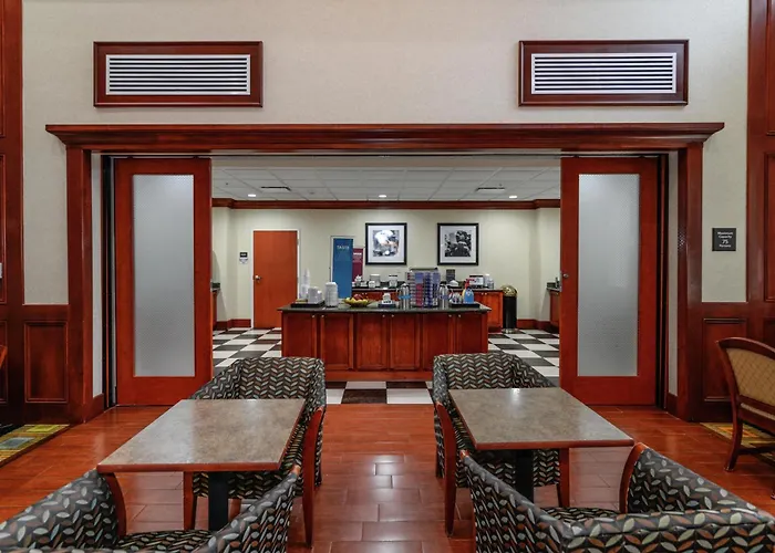 Hampton Inn & Suites Detroit/Chesterfield