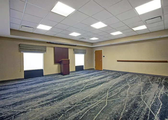 Hampton Inn & Suites Augusta West