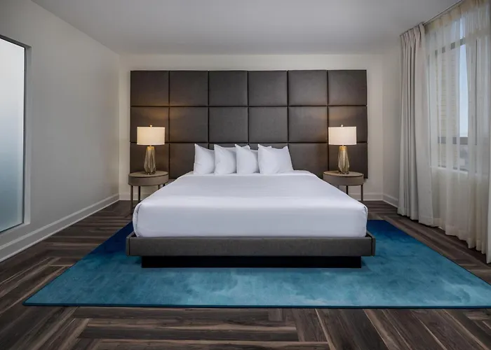 Hotel Deco Omaha, Tapestry Collection By Hilton
