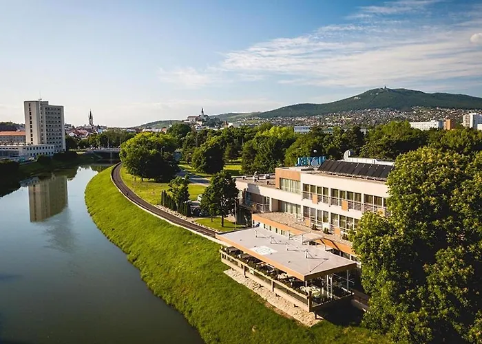 Hotel River