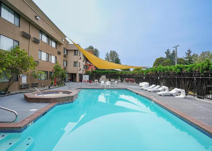 Ramada By Wyndham Tukwila Southcenter