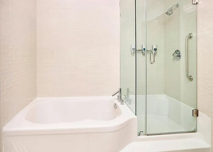 Four Points By Sheraton Edmonton Gateway