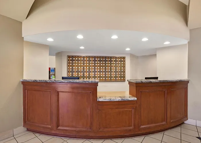 La Quinta By Wyndham New Haven