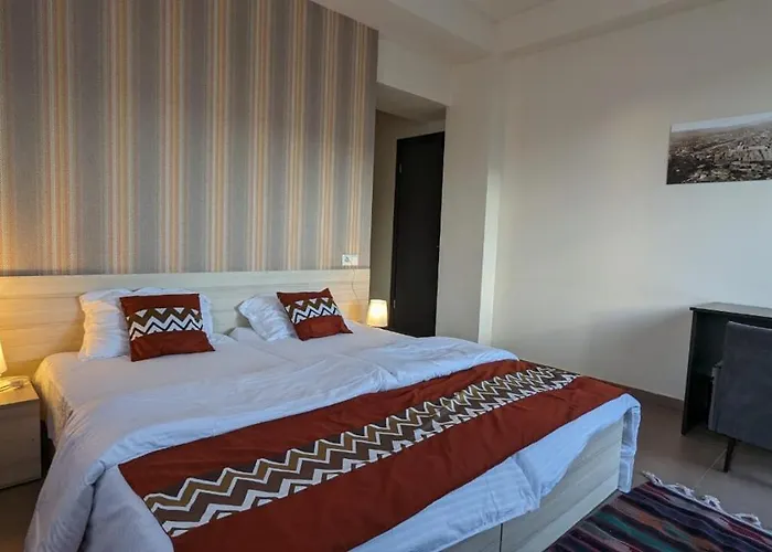 Hotel Club-2100