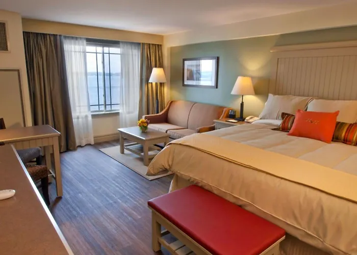 1000 Islands Harbor Hotel