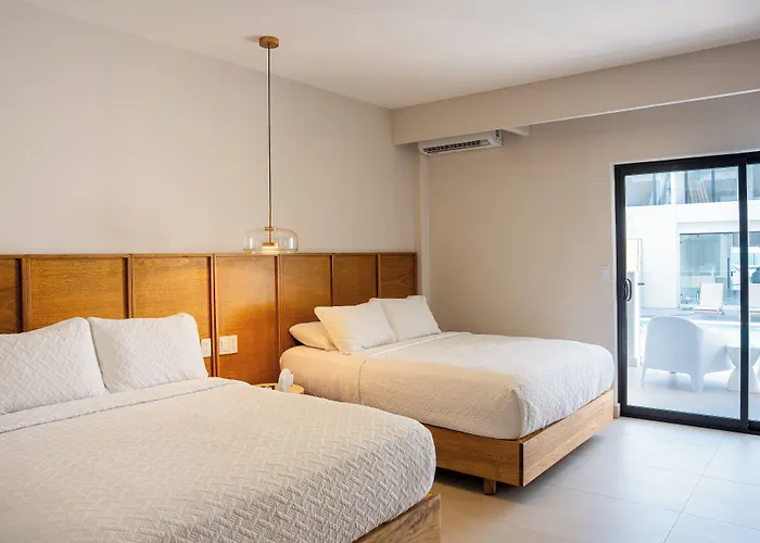 Costa Elegante Hotel & Suites