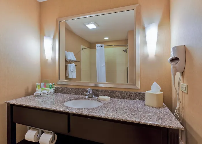 Holiday Inn Express And Suites Alpine By Ihg