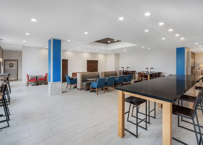 Holiday Inn Express & Suites Trinidad By Ihg