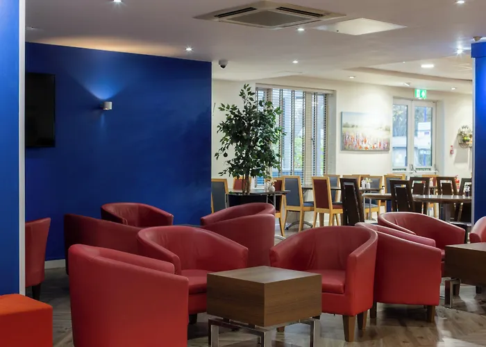 Holiday Inn Express Poole By Ihg