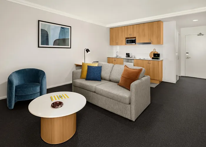 Oaks Perth Hotel