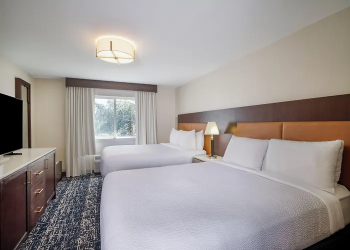 Gray Wolf Inn & Suites