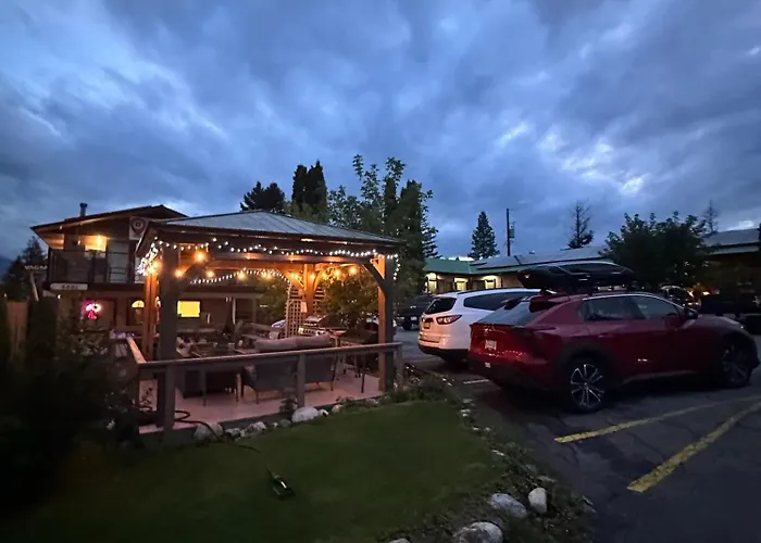 Destination Inn In The Heart Of The Village