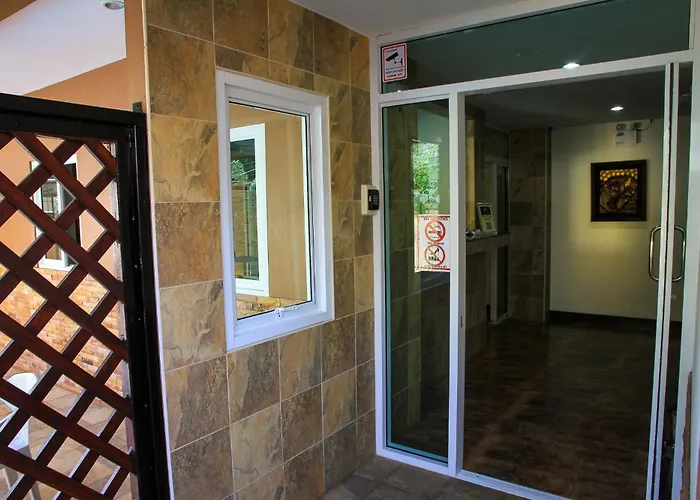 Sky Villa Hua Hin Guesthouse - Adults-Only