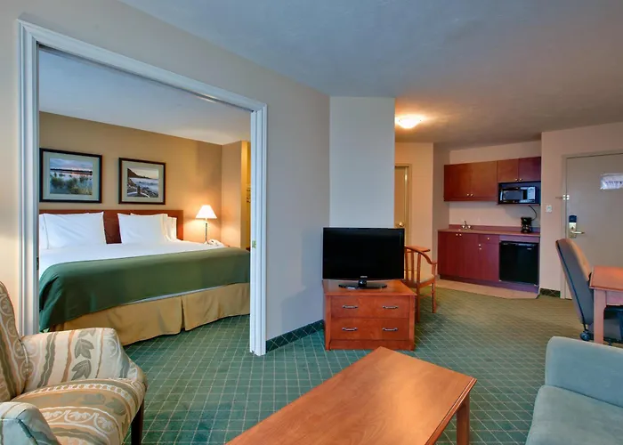 Days Inn & Suites By Wyndham Moncton