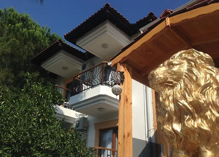 Amore Hotel Teki̇Rova