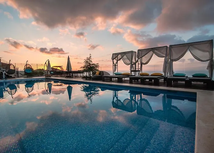 Chateau Glili (Adults Only)