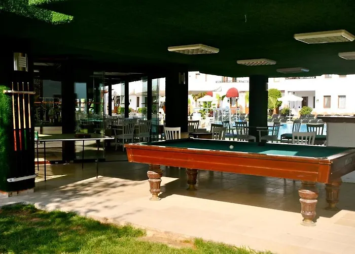 Club Cherry Hotel & Family Suites