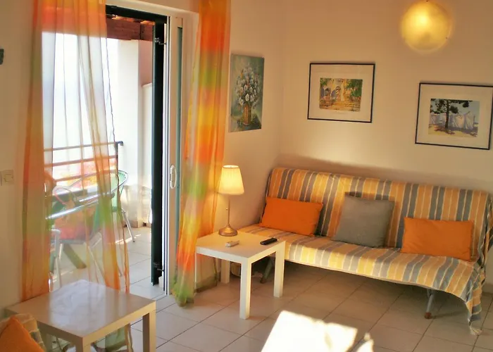 Menigos Resort - Moon River - No 168