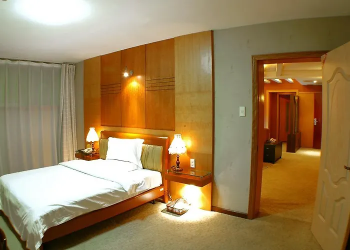 Yichang Three Gorges Xiba Hotel