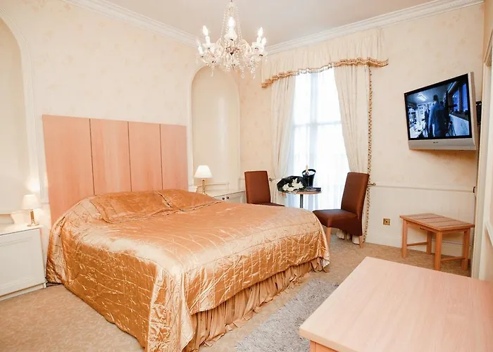 Grand St Leger Hotel