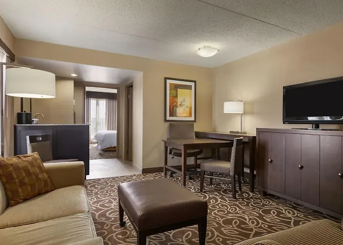 Embassy Suites Pittsburgh - International Airport