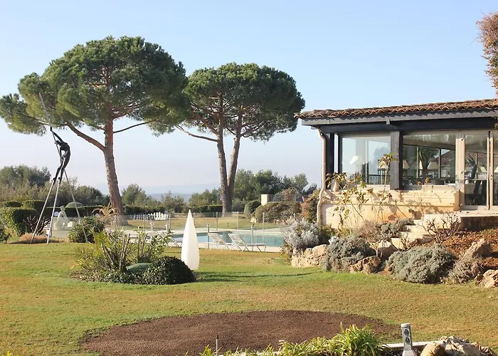 Le Mas D'Artigny & Spa