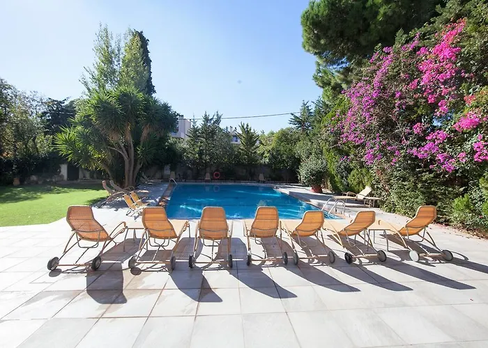 Thomas Beach Hotel