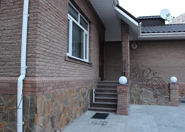 Hotel Barin House Готель С Бомбосховищем