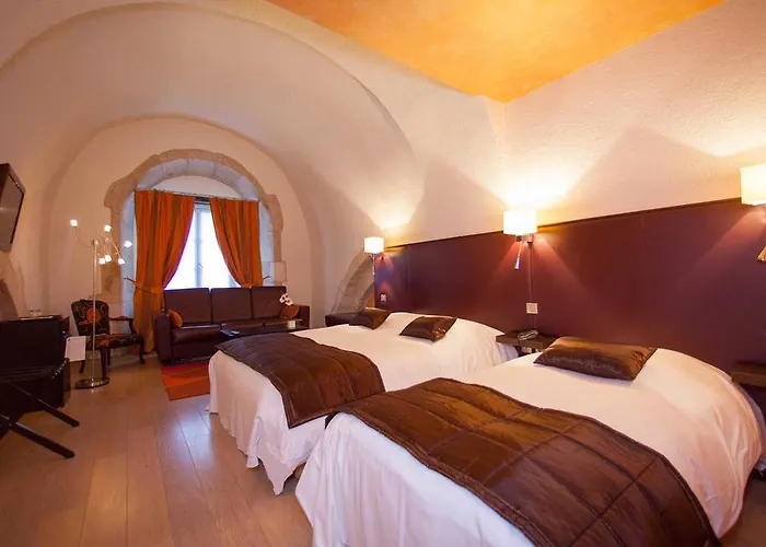 Logis Hotel Le Cheval Blanc