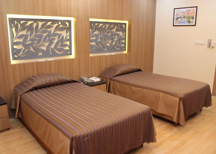 Charoen Hotel