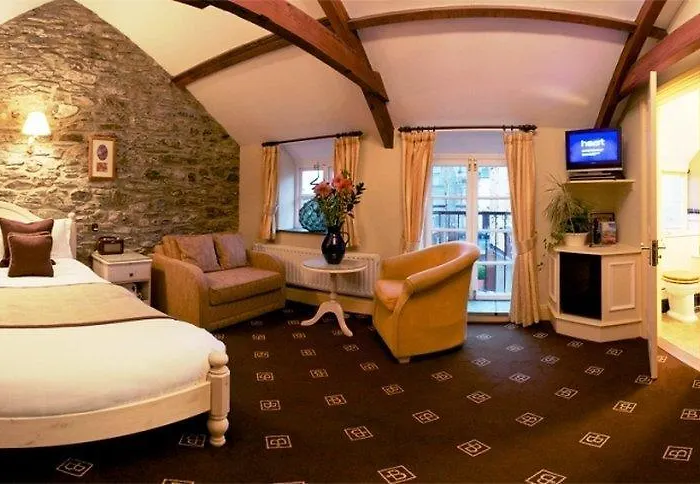Browns Tavistock