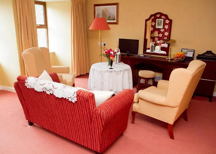 Lynhams Hotel