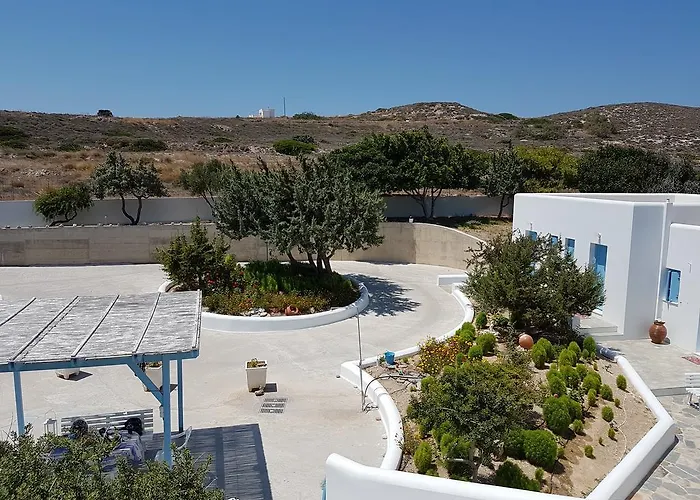 Sarakiniko Rooms