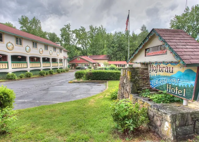 Hofbrau Riverfront Hotel
