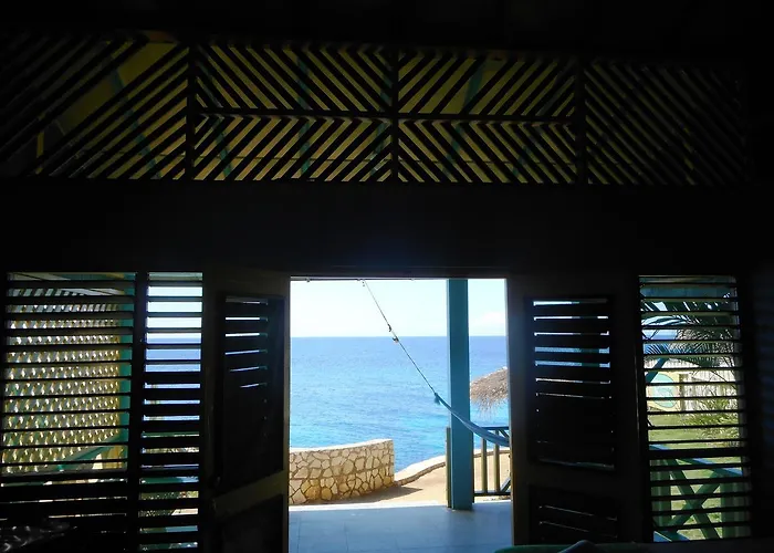 Banana Shout Resort