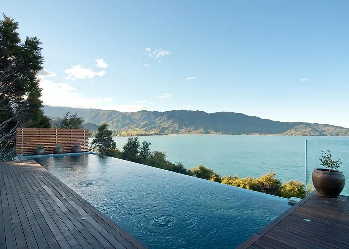 Split Apple Retreat