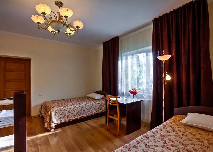 Green Yard Hotel