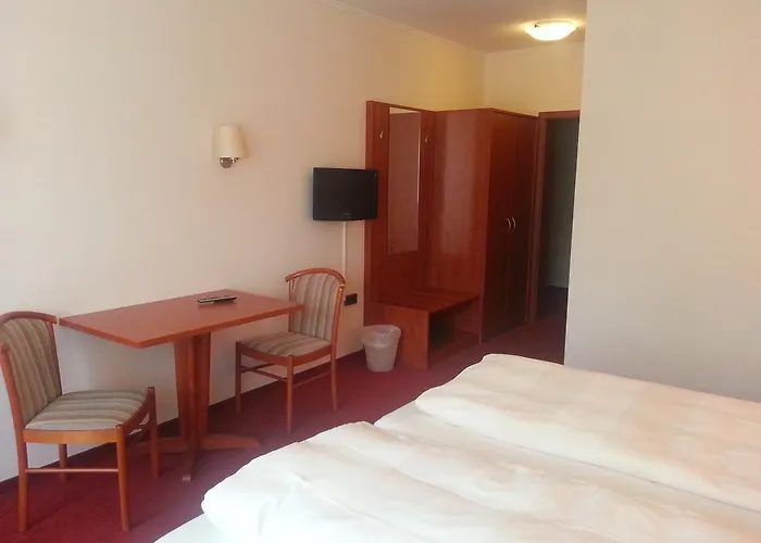 Schmucker Jäger - Hotel Garni