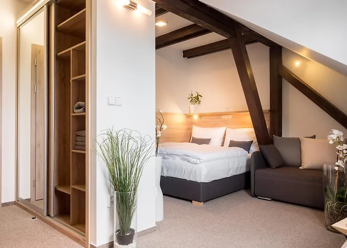 Club Apartments