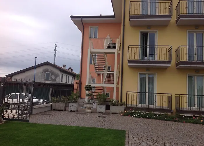 Hotel Panineria Colombera Rossa