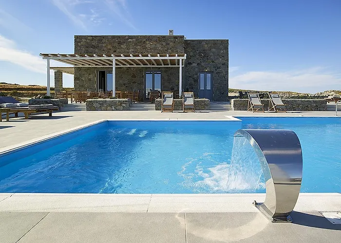 Lithos Luxury Rooms (Adults Only)