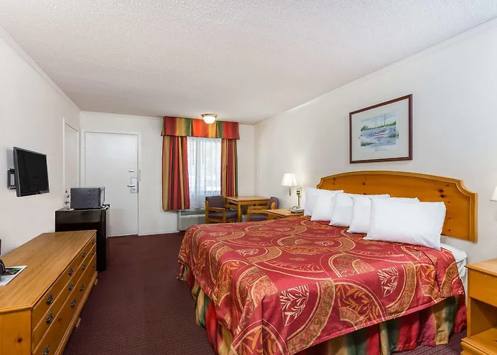Days Inn By Wyndham Summerton