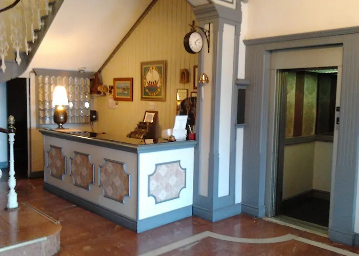 Hotel Luzon