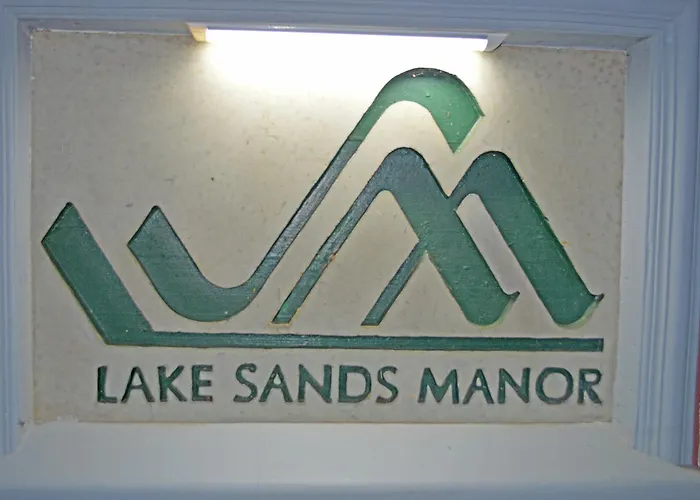 Lake Sands Manor