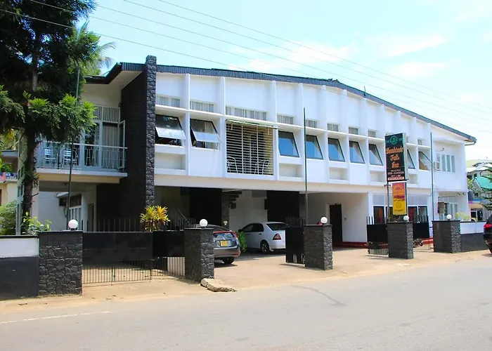 Dunhinda Falls Inn