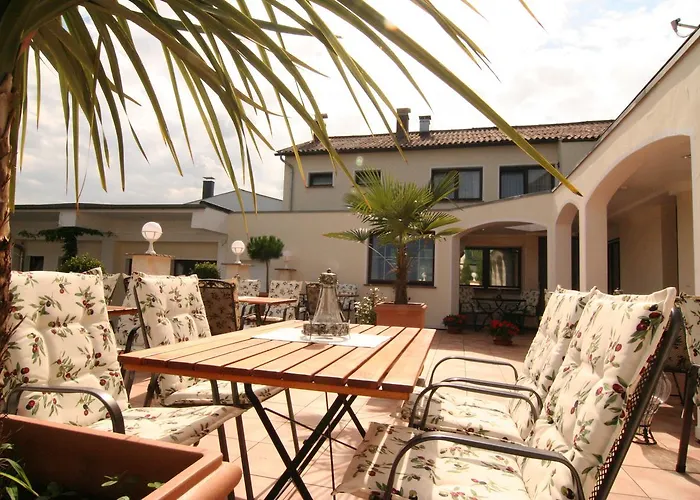 Landhotel Bergischer Hof GmbH Marialinden