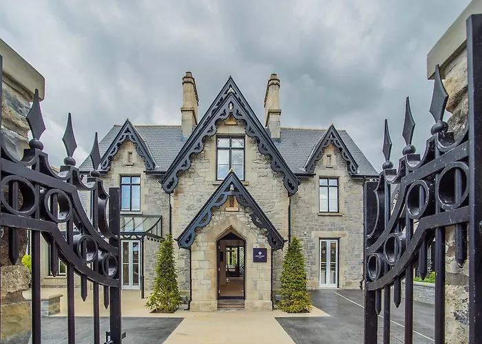 Cae Court Hotel