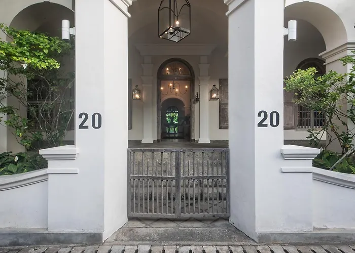 20 Middle Street